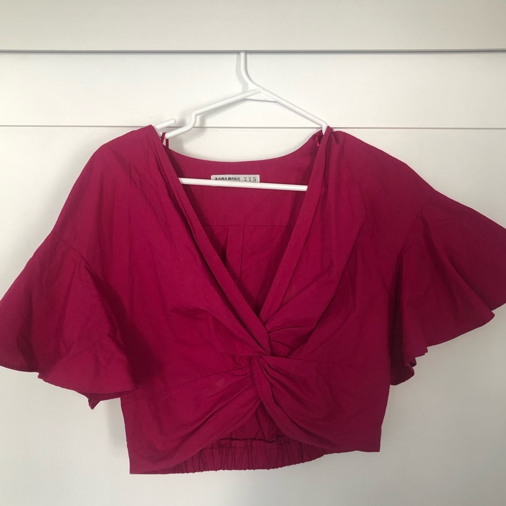 Fuchsia Zara flows sleeve crop top.
